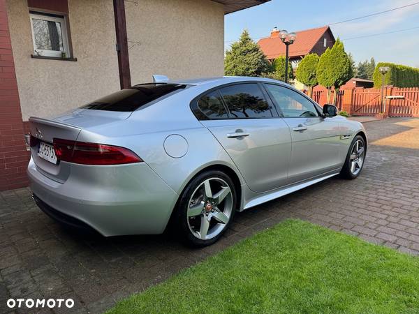 Jaguar XE 2.0 D R-Sport - 7