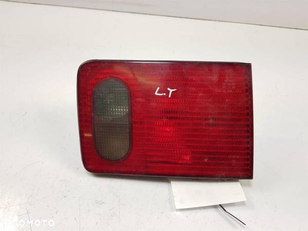 LAMPA W KLAPE PRAWA  AUDI A8 QUATTRO - 5