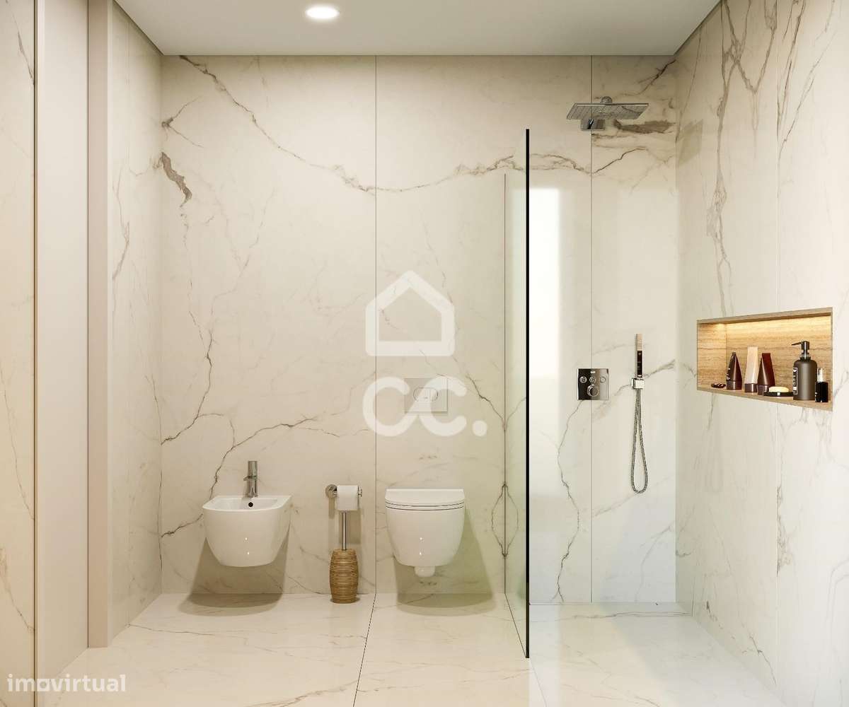 Moradia T4 nova, com jardim e terraço, em condomínio privativo com pis-43