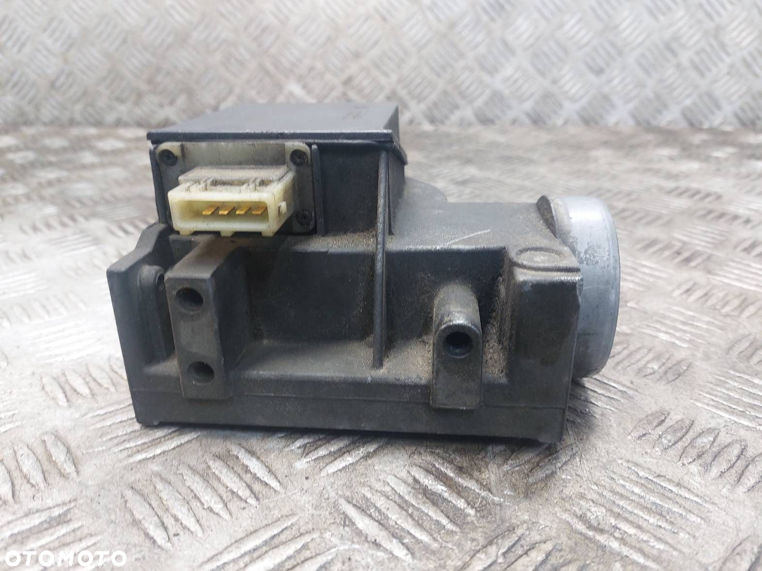 PRZEPŁYWOMIERZ AUDI 80 B4 1.9 TDI 028906301 - 4