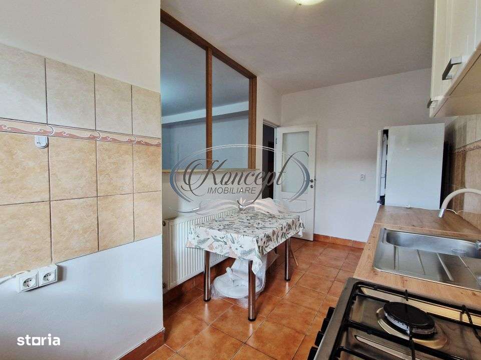 Casa moderna cu mansarda si curte comuna in zona Campului-16