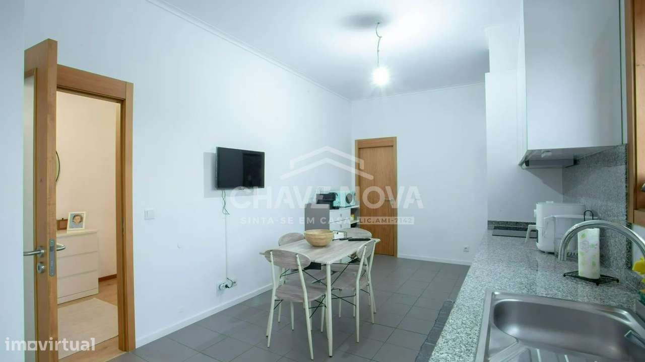 Excelente T2 como novo localizado em Oliveira do Douro-7
