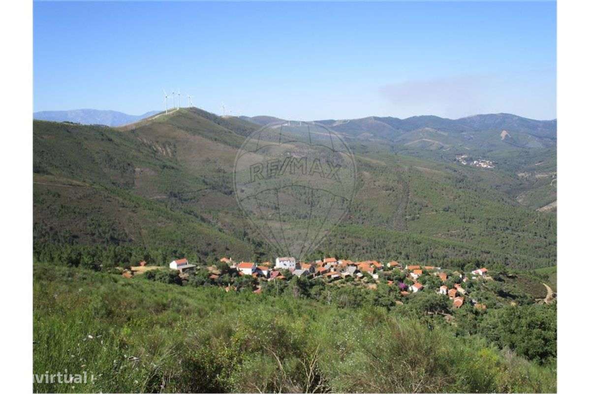 MORADIA COM QUINTAL!!! - Grande imagem: 5/50