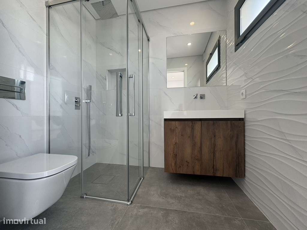 T4 Duplex Moderno com Terraços Amplos|Churrasqueira|Garagem Box-22