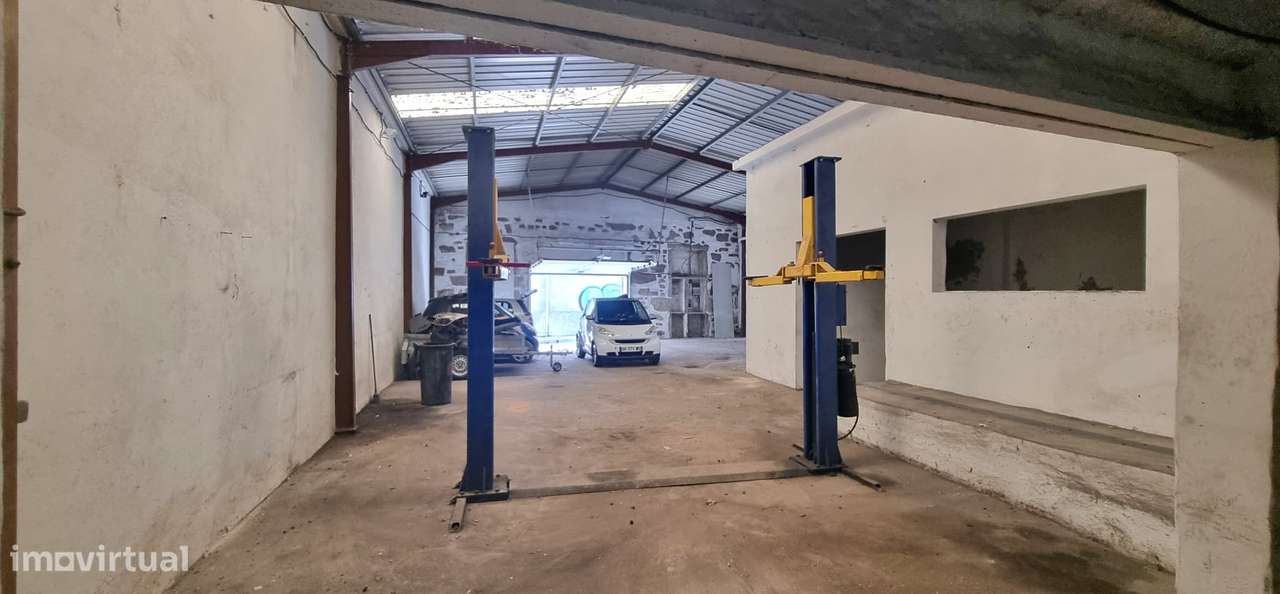 Armazém prox a estação das devesas-5