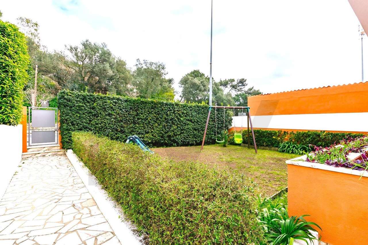 Moradia T4+1 com jardim e garagem para 3 carros na Av. de Sintra, Casc - Grande imagem: 4/60