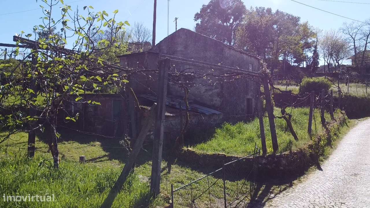 Moradia em granito p/ recuperar – Oliveira de Frades-24