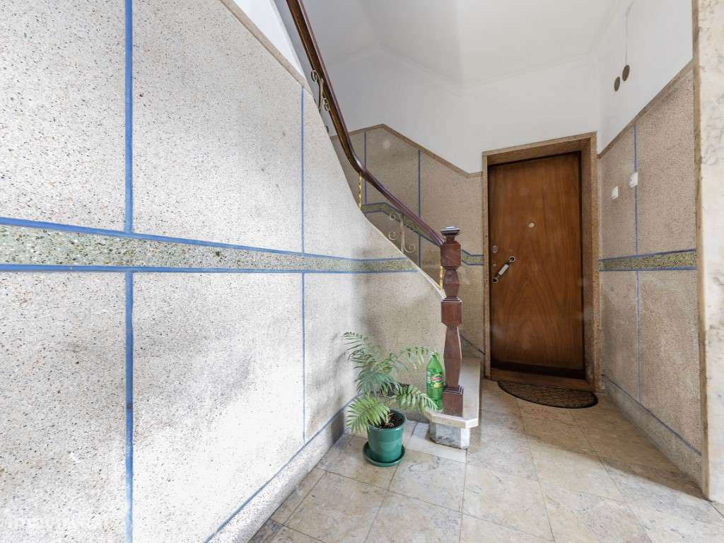 T2 Totalmente Remodelado na Damaia | Junto às Portas de Benfica-18