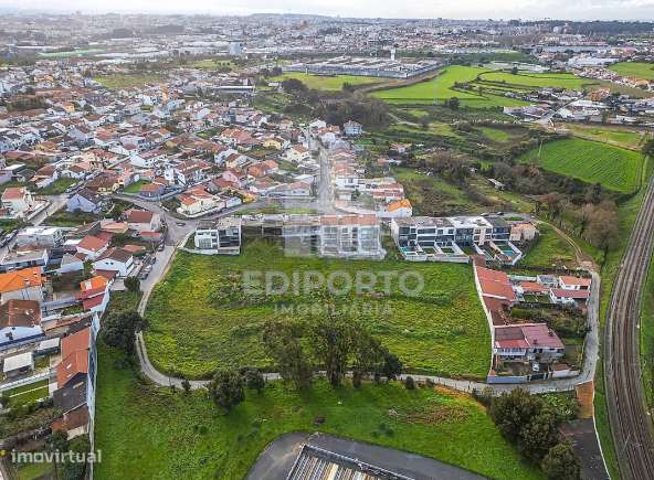 Terreno com Projeto Aprovado para 22 Moradias T3 em Leça do Balio - Grande imagem: 5/15