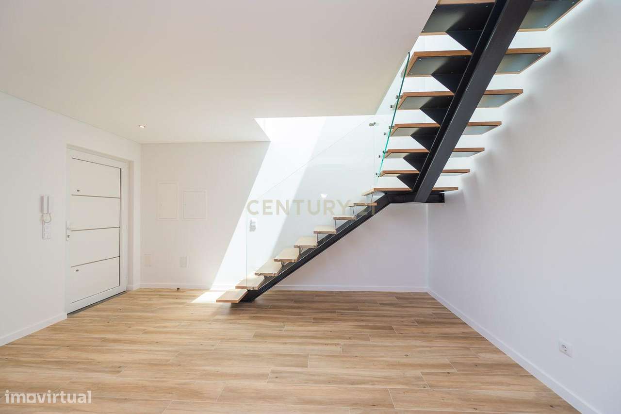 Sintra - Bolembre , moradia T4 nova, construção moderna e linhas conte-6