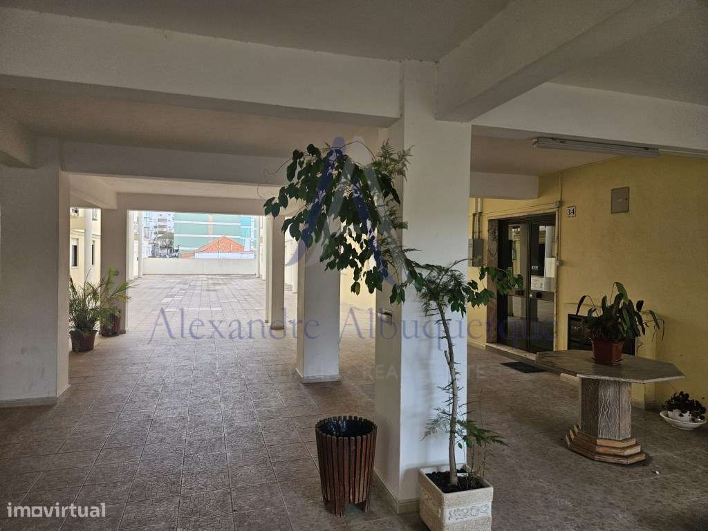 Apartamento T3 com Terraço de 80 m² e Parqueamento Privativo-17