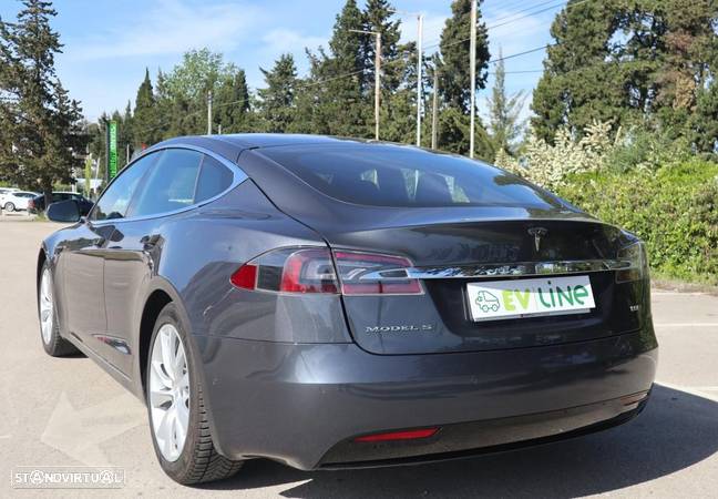 Tesla Model S 90D - 18