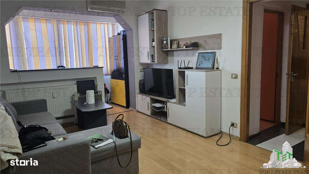 Apartament luminos de vanzare cu 2 camere in zona Crangasi - disponibil