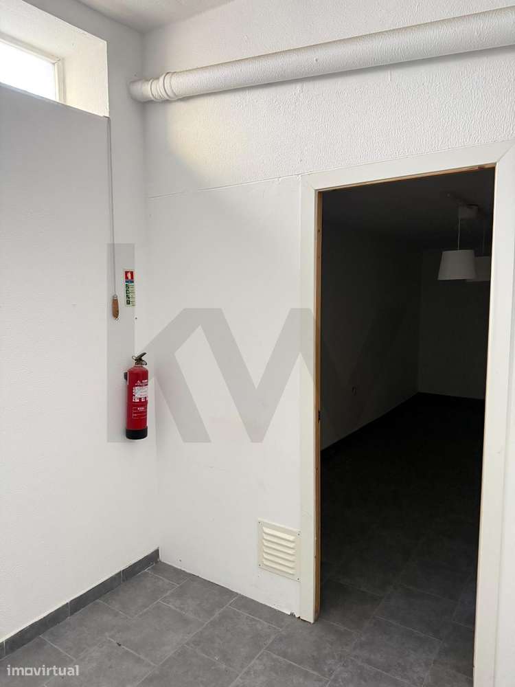 Loja para arrendamento em Campo de Ourique - Grande imagem: 5/15