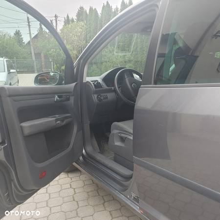 Volkswagen Touran 1.9 TDI Conceptline - 14