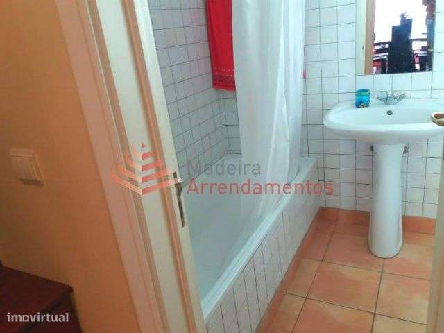 Apartamento T2 nos Barreiros - Grande imagem: 2/17