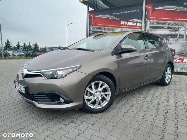 Toyota Auris 1.2 T Comfort - 1