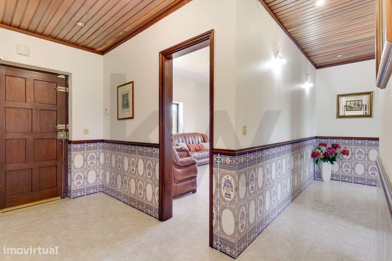 Moradia T3+1 com Lote de 400m2 e Garagem em Moninhos, Loures – 367.000 - Grande imagem: 5/35