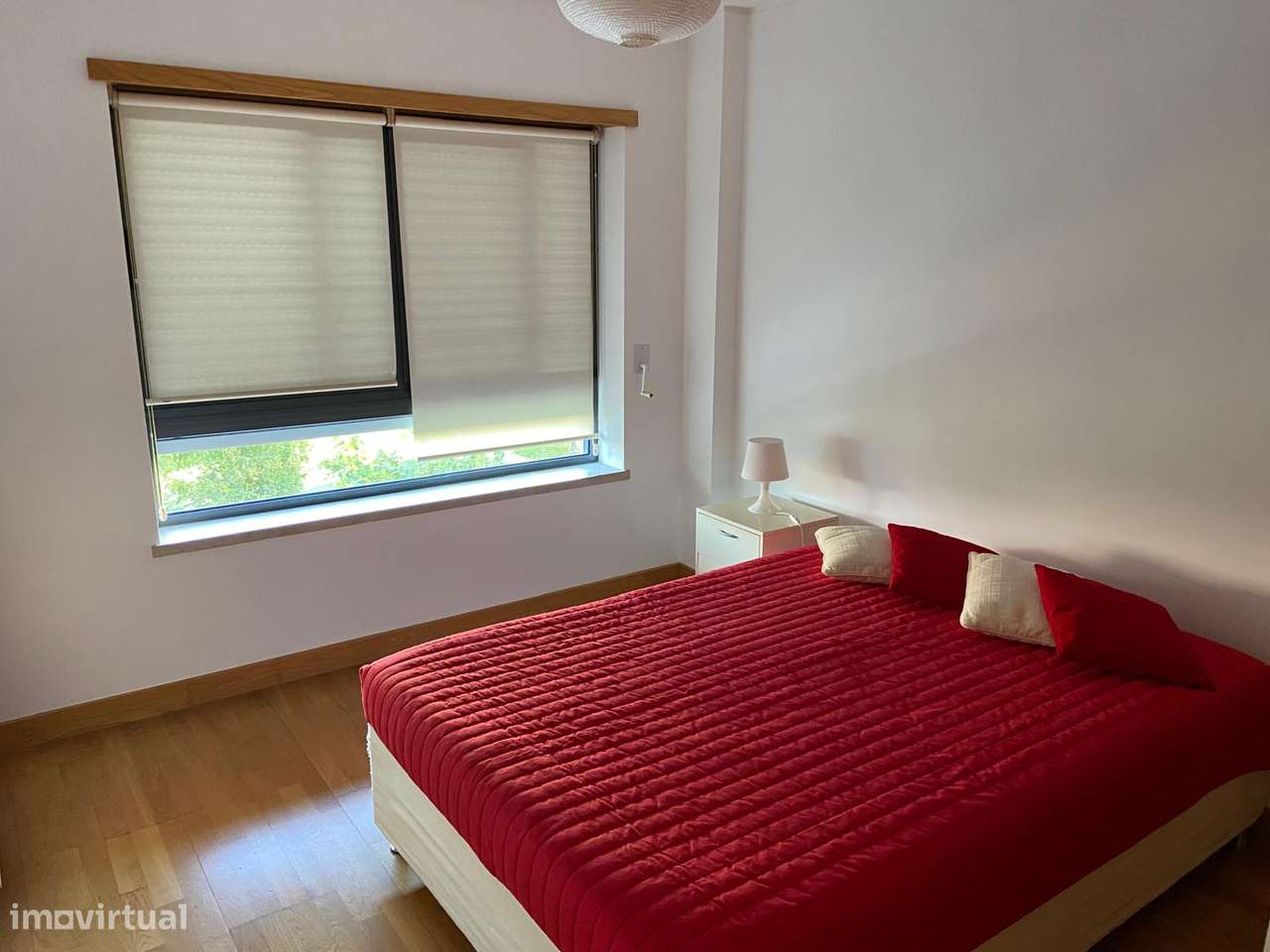 Apartamento T2 com 2 WC e Garagem em Cave -Quinta dos Barros- Alvalade - Grande imagem: 2/22