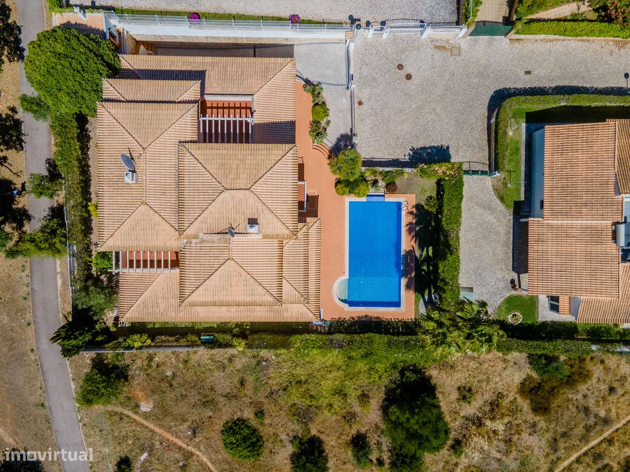 Moradia Isolada T4+2 com Piscina Privada-45
