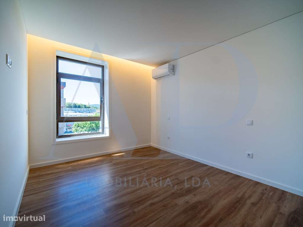 Apartamento T3 de Excelência na Av. de Londres-12