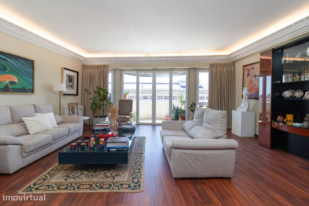 T3 Av. João XXI | 200m2 | 2 Elevadores | 2 Parqueamentos | Arrecadação-6