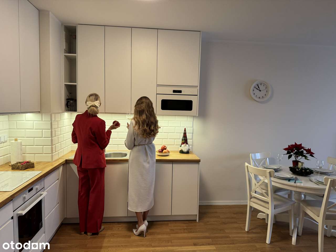 Urządzone z balkonem, kom. i garażem – wszystko, czego potrzebujesz!-0