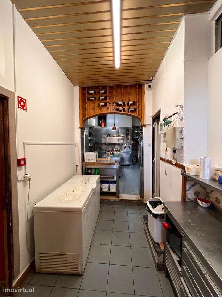 Restaurante totalmente equipado para Trespasse no Areeiro-18