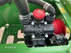 John Deere 824 - 12