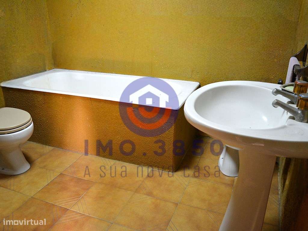 Prédio c/ 2 frações e excelente localização-5