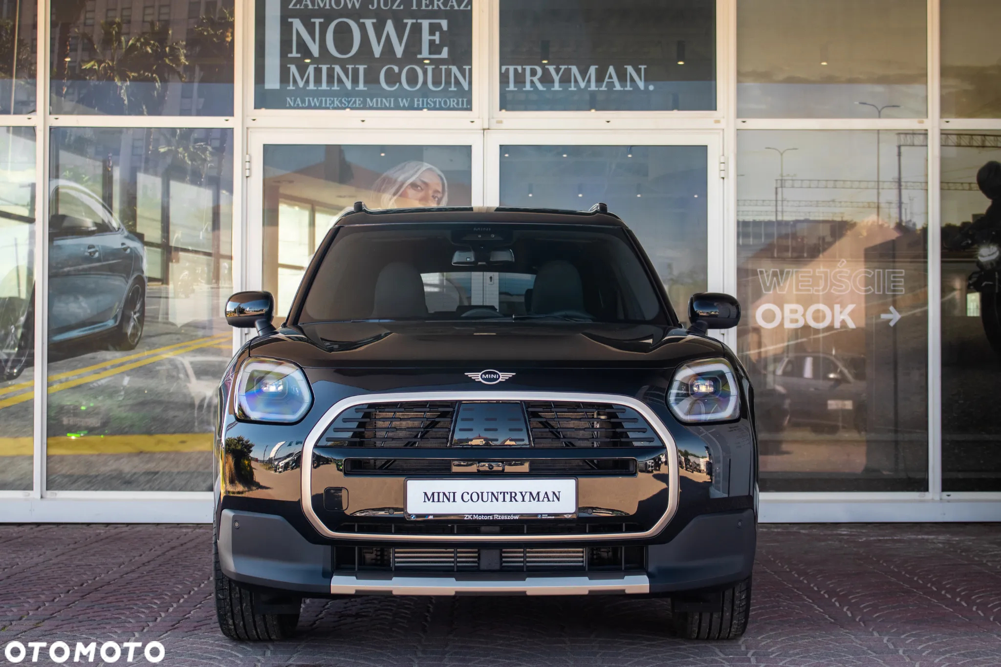 MINI Countryman C mHEV Favoured Trim - 3