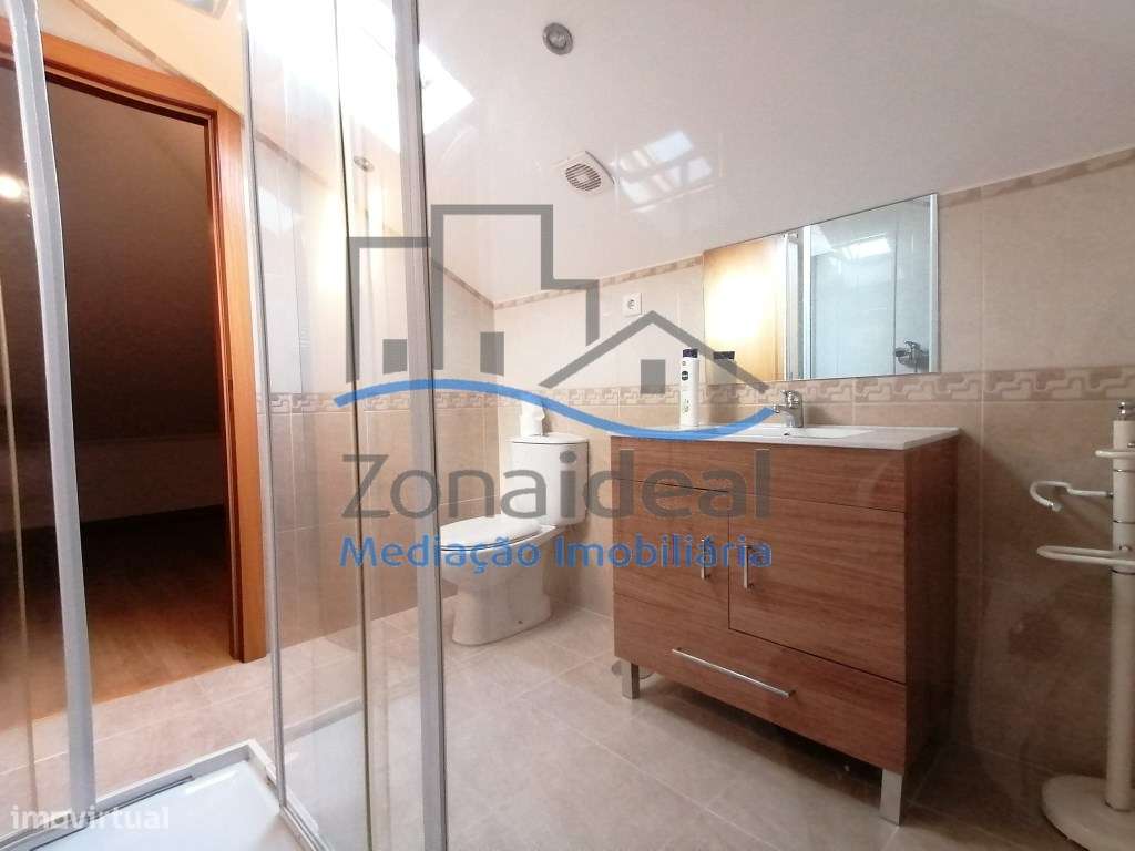 Moradia com quintal, localizada em Alenquer-16