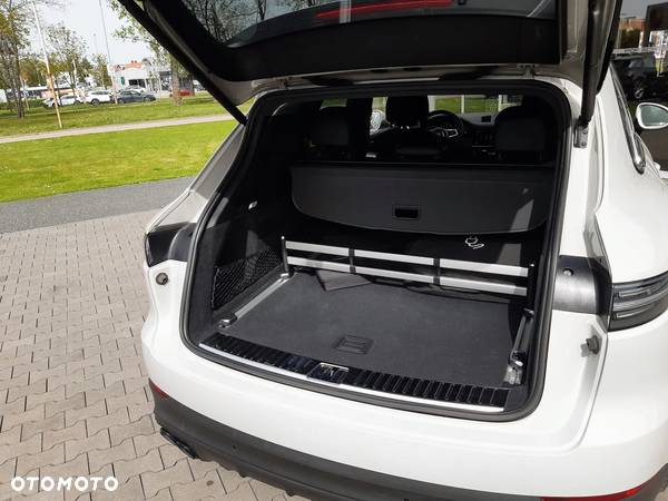 Porsche Cayenne Coupe E-Hybrid Platinum Edition - 25
