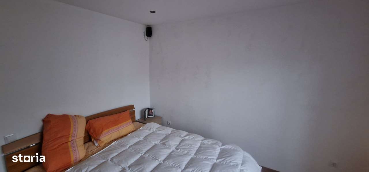 Apart. CU AMENAJARI DE LUX - 3 camere, etaj 4,  Barlad, zona : Polimed-12