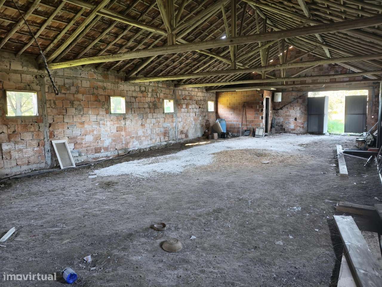 Moradia T2+1 c/ Anexo & Armazém em Lote de 7.600m2-25