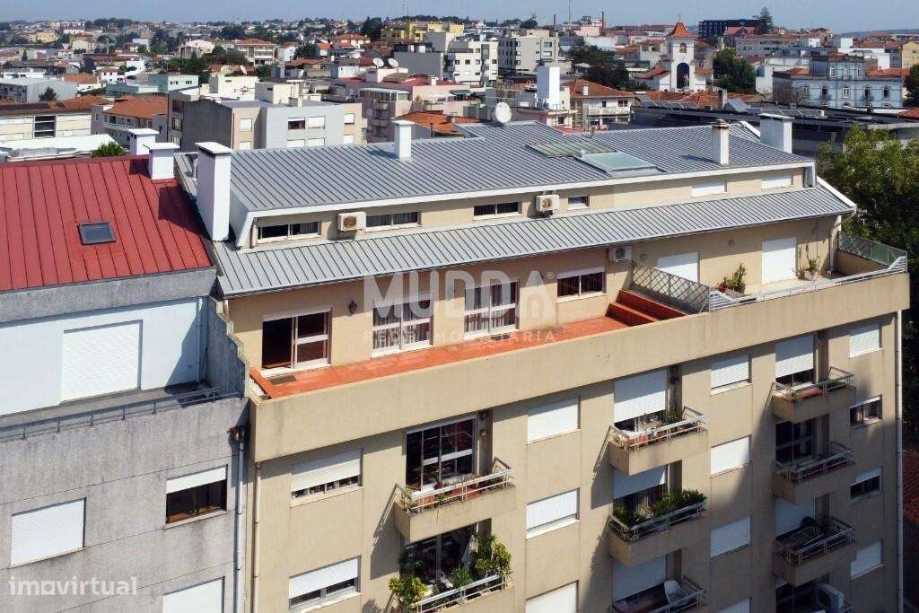 Duplex de Grandes Dimensões no Centro | 254 m2 + Terraços| Localização - Grande imagem: 4/49