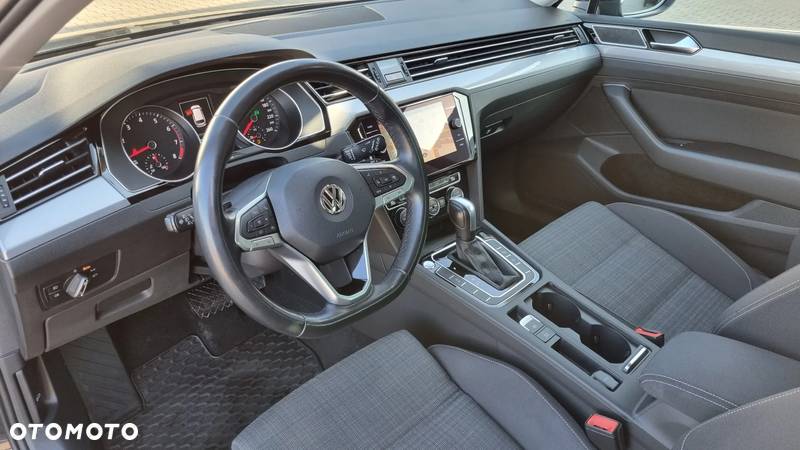 Volkswagen Passat 2.0 TSI Business DSG - 9