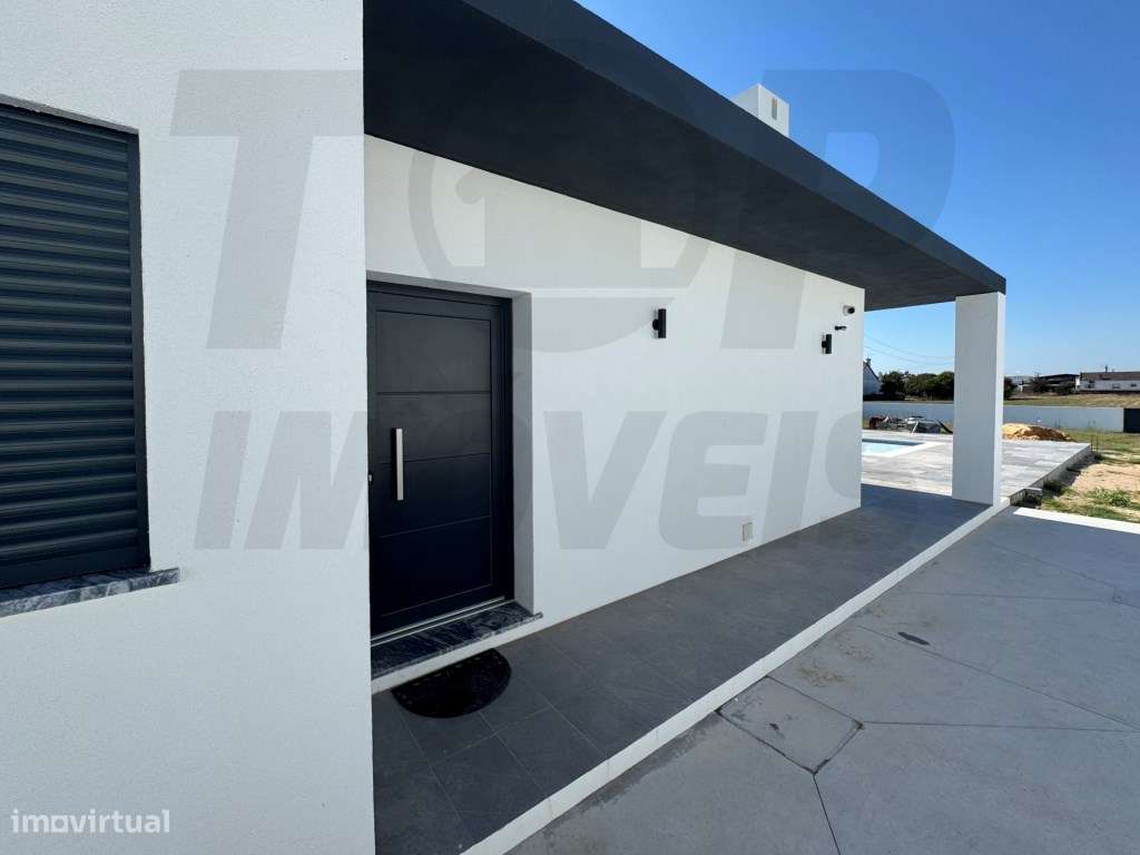 Moradia V3 Contemporânea NOVA - Foros de Salvaterra - 385.000€ - Grande imagem: 4/13
