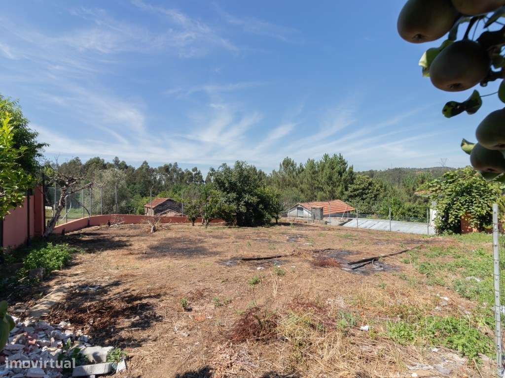 MORADIA UNIFAMILIAR T3+1 COM JARDIM EM CANEDO-25