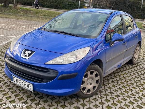 Peugeot 207 - 1