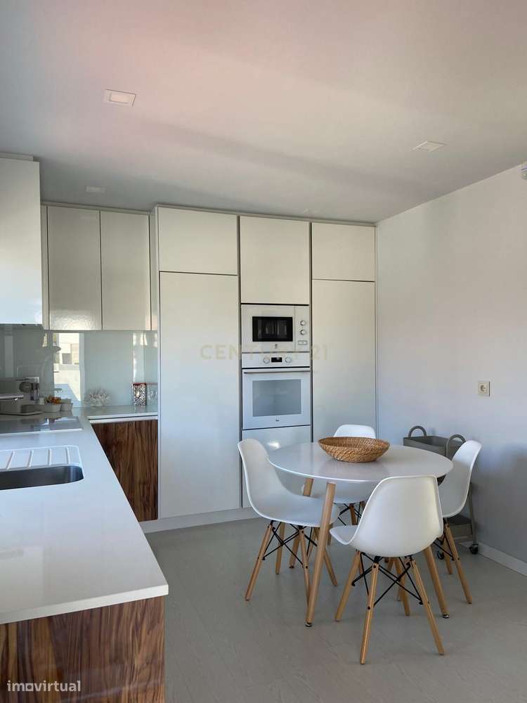 Andar Moradia Moderna em Vila Nova de Gaia - 3 Quartos, 2 Casas de Ban - Grande imagem: 2/39