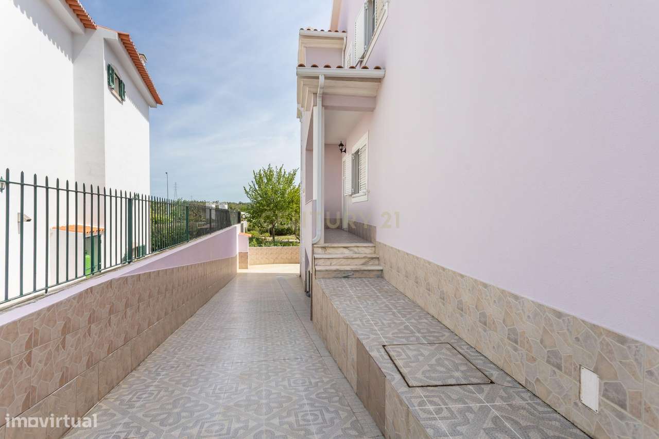 Moradia de 6 assoalhadas em lote de 500 m2-39