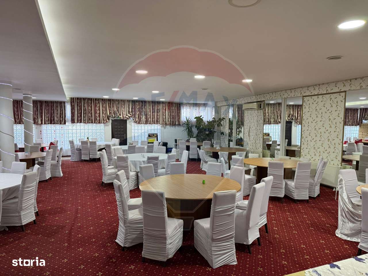 Casă / Vilă cu 8 camere de vânzare în zona Central-18