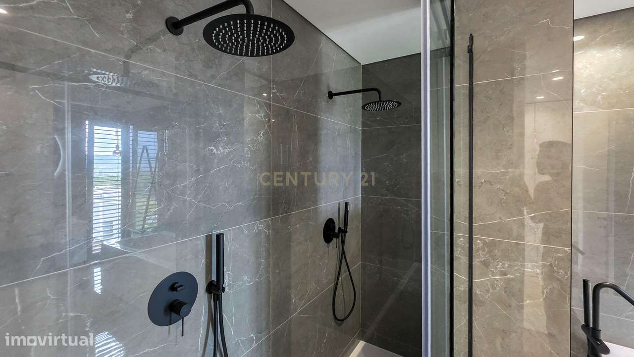Moradia Contemporânea T4 com Piscina | Arquitetura Premium | Brufe, Vi-23