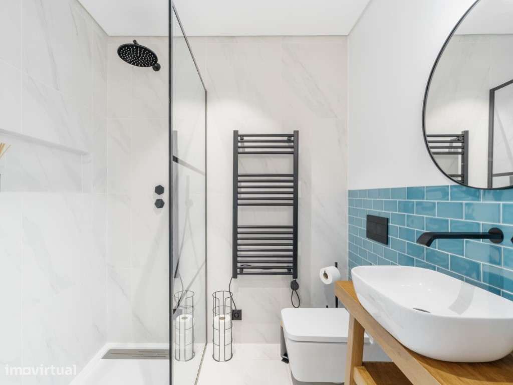 Moradia V3+1 totalmente renovada com vista mar-20