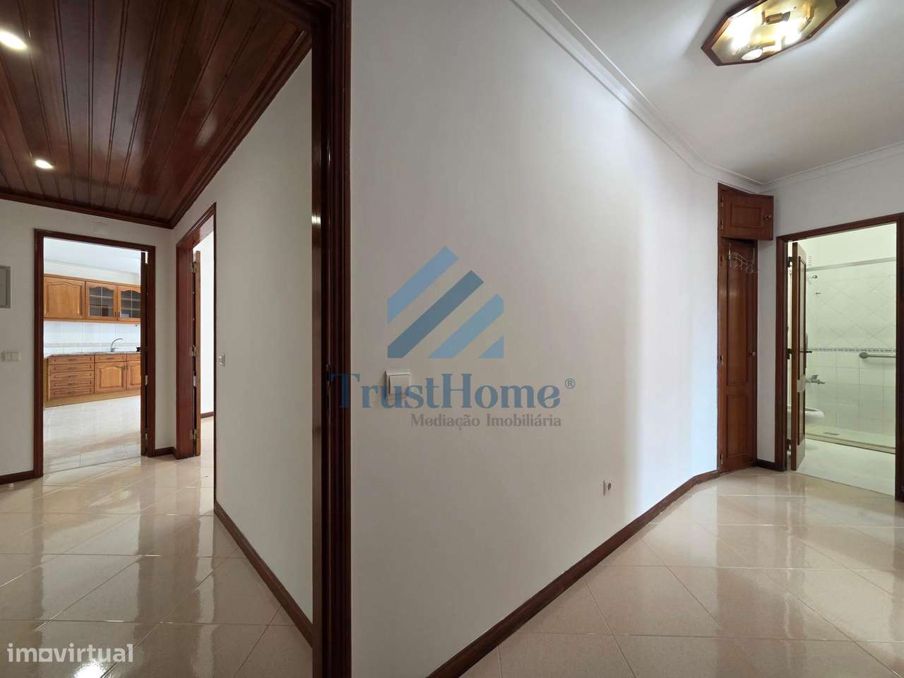 T2 em Fitares com 130m2 e garagem a 9 min. da estação-10