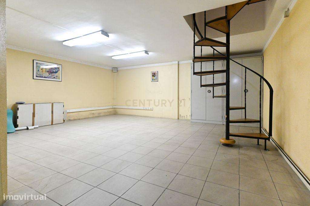 Clínica Dentária Premium | Investimento Seguro com Histórico Consolida-14