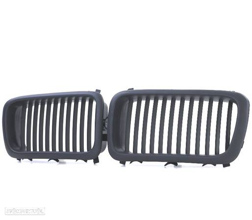 GRELHAS FRONTAIS PARA BMW E38 94-01 LOOK PRETO MATT - 4