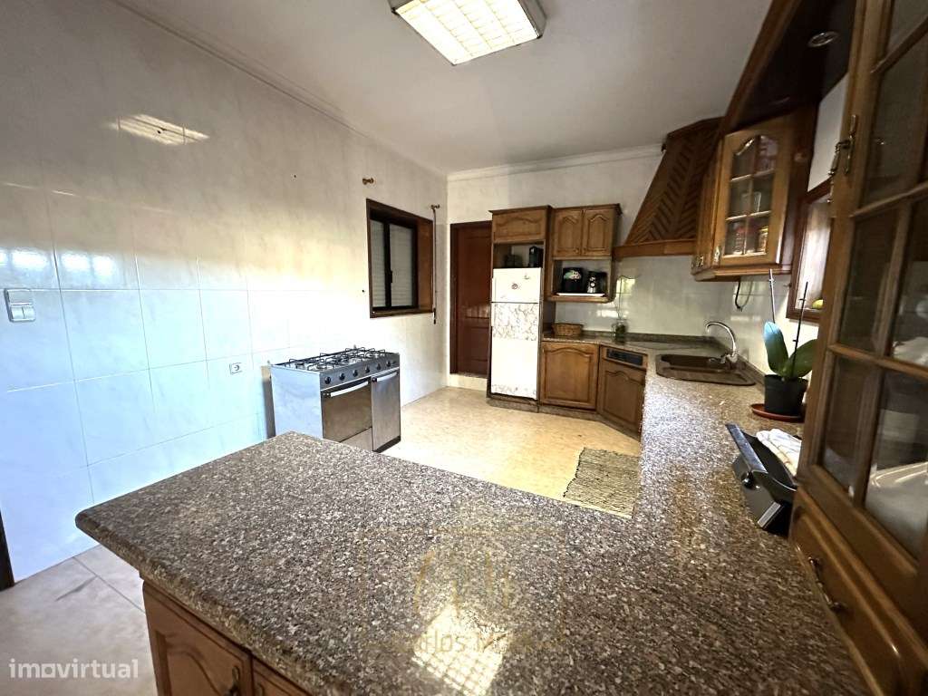 Moradia V4 Retorta com jardim, junto ao rio ave-6