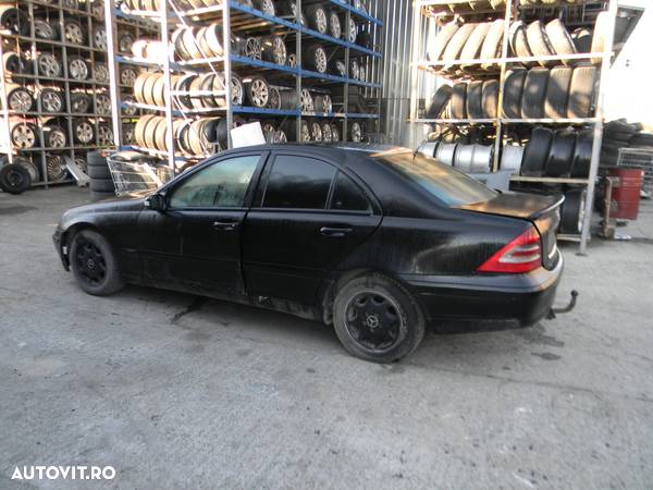 Dezmembrari  Mercedes-Benz C-CLASS (W203)  2000  > 2007 C 200 CDI (20 - 48